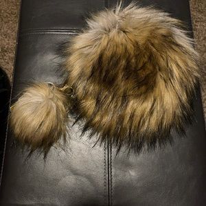 Faux fur little purse with keychain